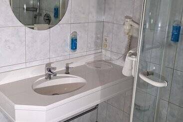 پانسیون Room In Guest Room   Single Room In City Hotel In The Centre Of Rastatt
