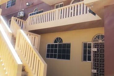 پانسیون Comfy Apartments