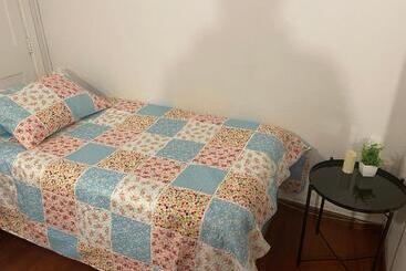 پانسیون Hostal Entreorientes