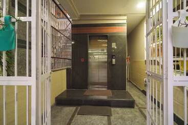 پانسیون Kalptaru Residency By Grb