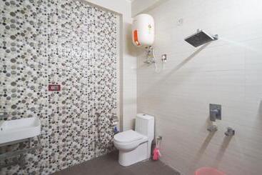 پانسیون Kalptaru Residency By Grb