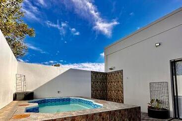 پانسیون The Olive Branch Guesthouse And Animal Sanctuary