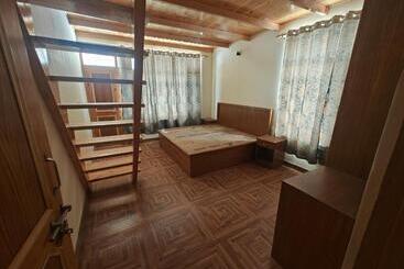 تختخواب و صبحانه Aleo Villa