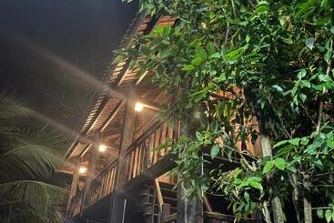 تختخواب و صبحانه Bưng Riềng Garden