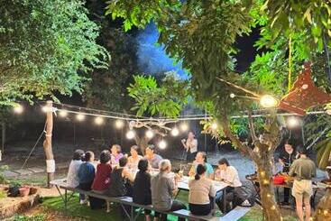 تختخواب و صبحانه Bưng Riềng Garden