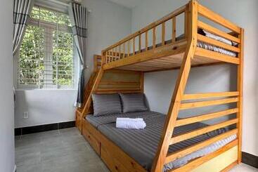 تختخواب و صبحانه Bưng Riềng Garden