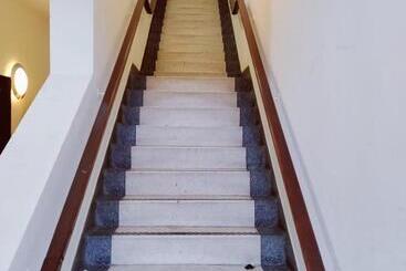 Botanic Avenue Hostel Less Than A Mile From The City Centre