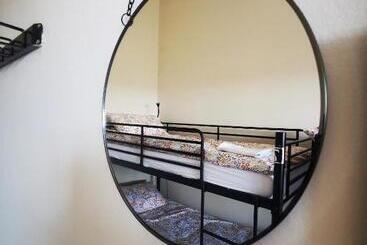 Botanic Avenue Hostel Less Than A Mile From The City Centre