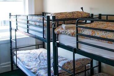 Botanic Avenue Hostel Less Than A Mile From The City Centre