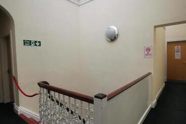Botanic Avenue Hostel Less Than A Mile From The City Centre
