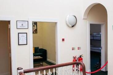 Botanic Avenue Hostel Less Than A Mile From The City Centre