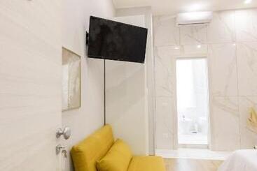 تختخواب و صبحانه Enchanting Suites Salerno
