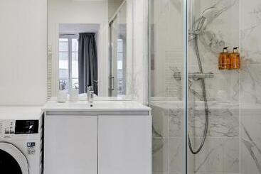 Emilie Homes   Clichy