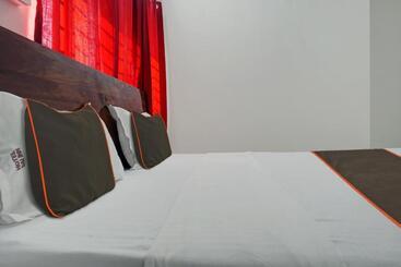 هتل 82142 Sai Inn Lodging
