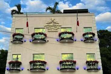 هتل Royal Madero Inn Express