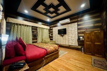 هتل Sojourn Cottages Pahalgam