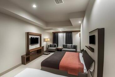 ホテル The Grand Narmada