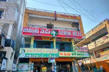 Oyo Flagship Hotel Bommarillu