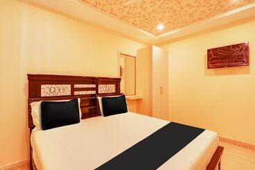Oyo Flagship Hotel Bommarillu