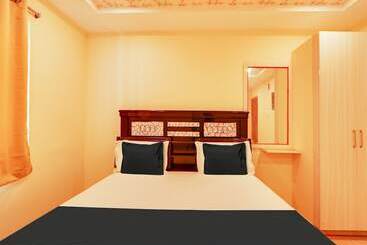 Oyo Flagship Hotel Bommarillu