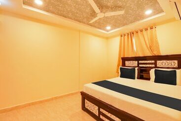 Oyo Flagship Hotel Bommarillu