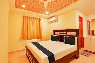 Oyo Flagship Hotel Bommarillu