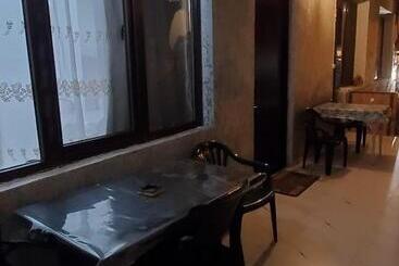 پانسیون Guesthouse Giorgi Avaliani