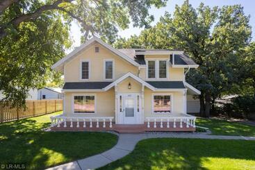 تختخواب و صبحانه Magnolia Llc Short Term Rentals Private Room On The Second Floor