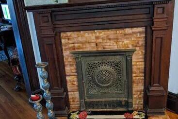 تختخواب و صبحانه Magnolia Llc Short Term Rentals Private Room On The Second Floor