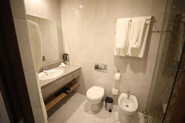 Eighty Eight Deluxe Hotel & Spa