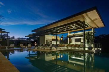 هتل Epic Tamarindo Boutique