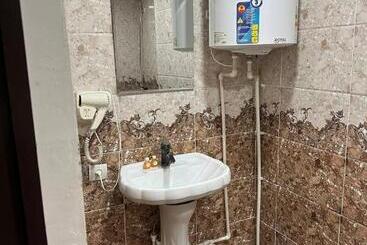 هتل Ilhombek Guest House