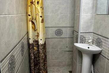 هتل Ilhombek Guest House
