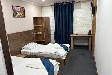 هتل Ilhombek Guest House
