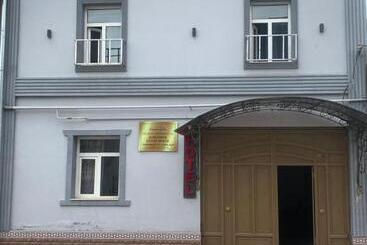 هتل Ilhombek Guest House