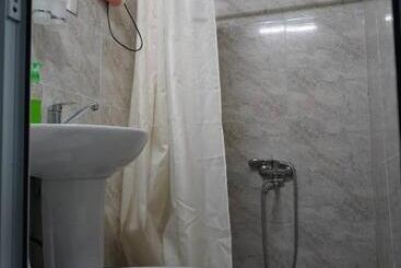 هتل Ilhombek Guest House