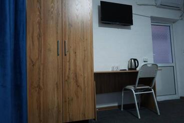 هتل Ilhombek Guest House