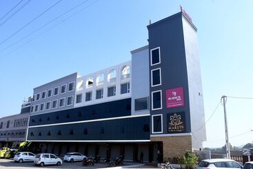 호텔 Regenta Inn Motikhavdi Jamnagar