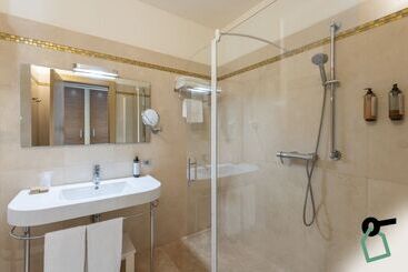 هتل Hotiday Room Collection   Otranto
