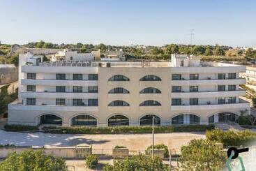 هتل Hotiday Room Collection   Otranto