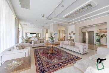هتل Hotiday Room Collection   Otranto