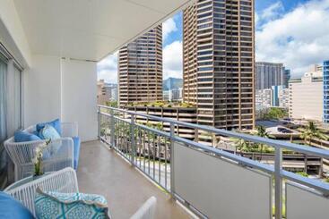 Ilikai S Best Beach Front Executive Suite