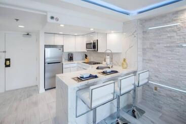 Ilikai S Best Beach Front Executive Suite