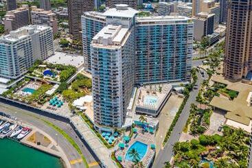 Ilikai S Best Beach Front Executive Suite