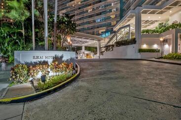 Ilikai S Best Beach Front Executive Suite