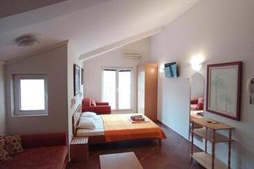 Markovic Apartmani Becici