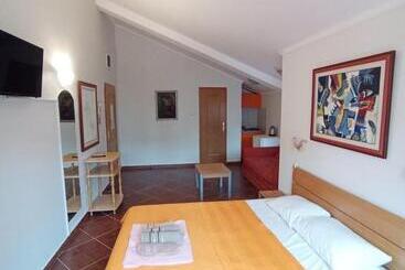 Markovic Apartmani Becici