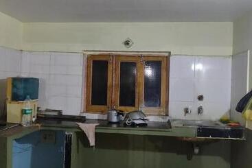 پانسیون A Budget Inn