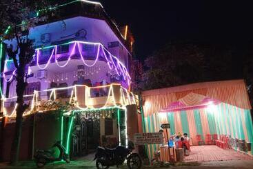پانسیون Baba Home Stay