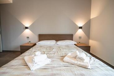 پانسیون 350 M Dall Ospedale Maggiore L Parcheggio Privato Free L Nova Galileo